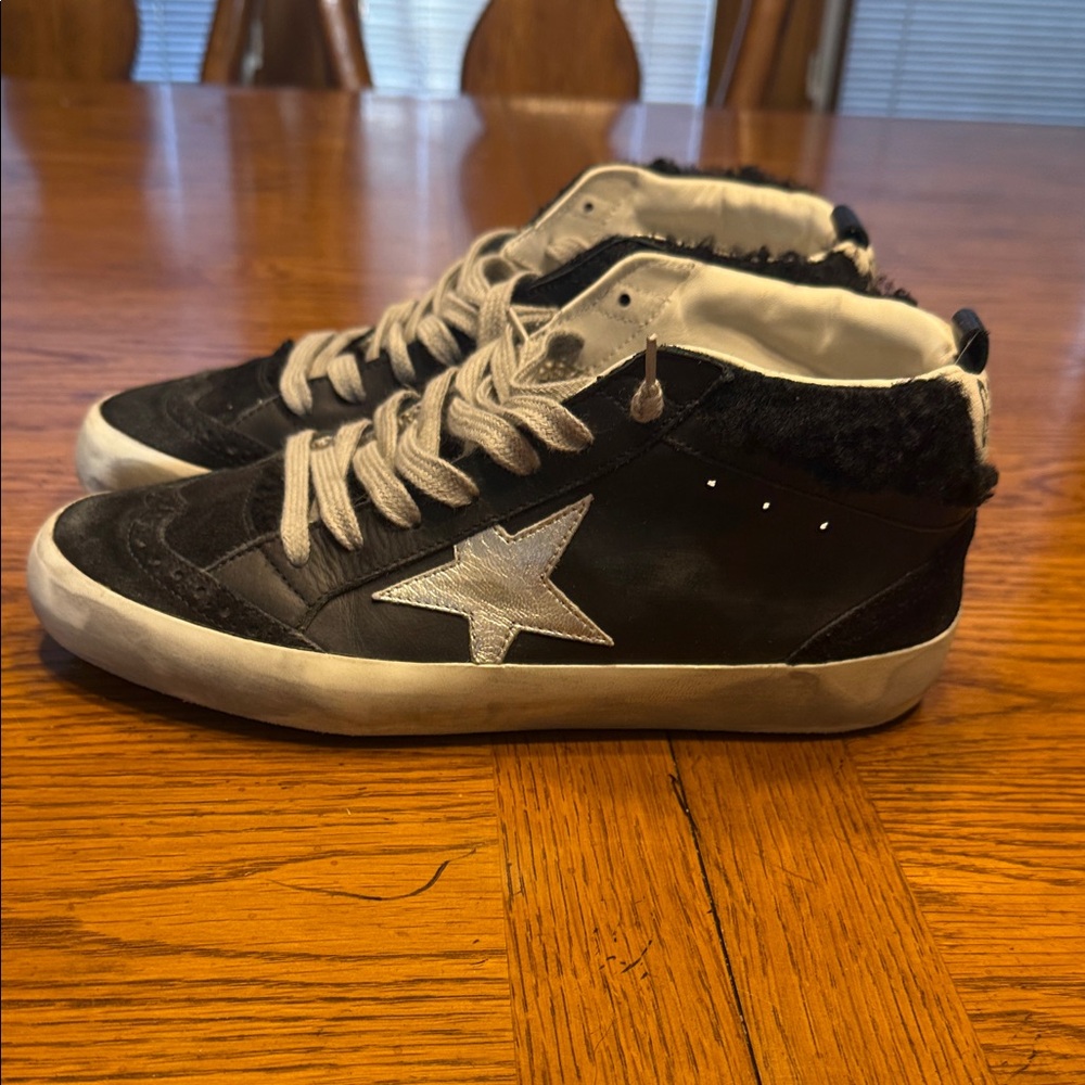 Golden Goose shearling trimmed Black and White Midstar Sneakers